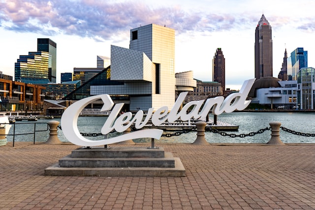 Cleveland monument with the city of Cleveland in the background